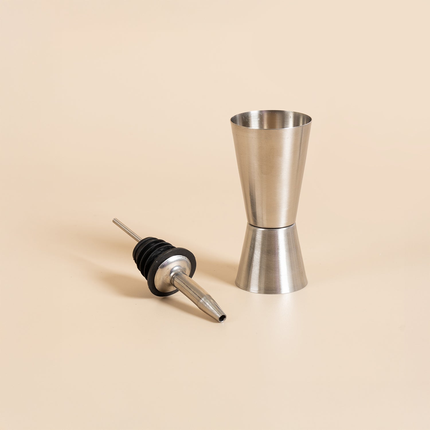 Stainless Steel Double-Sided Jigger with Bottle Pourer – Bar Tool Set for Precision Mixing