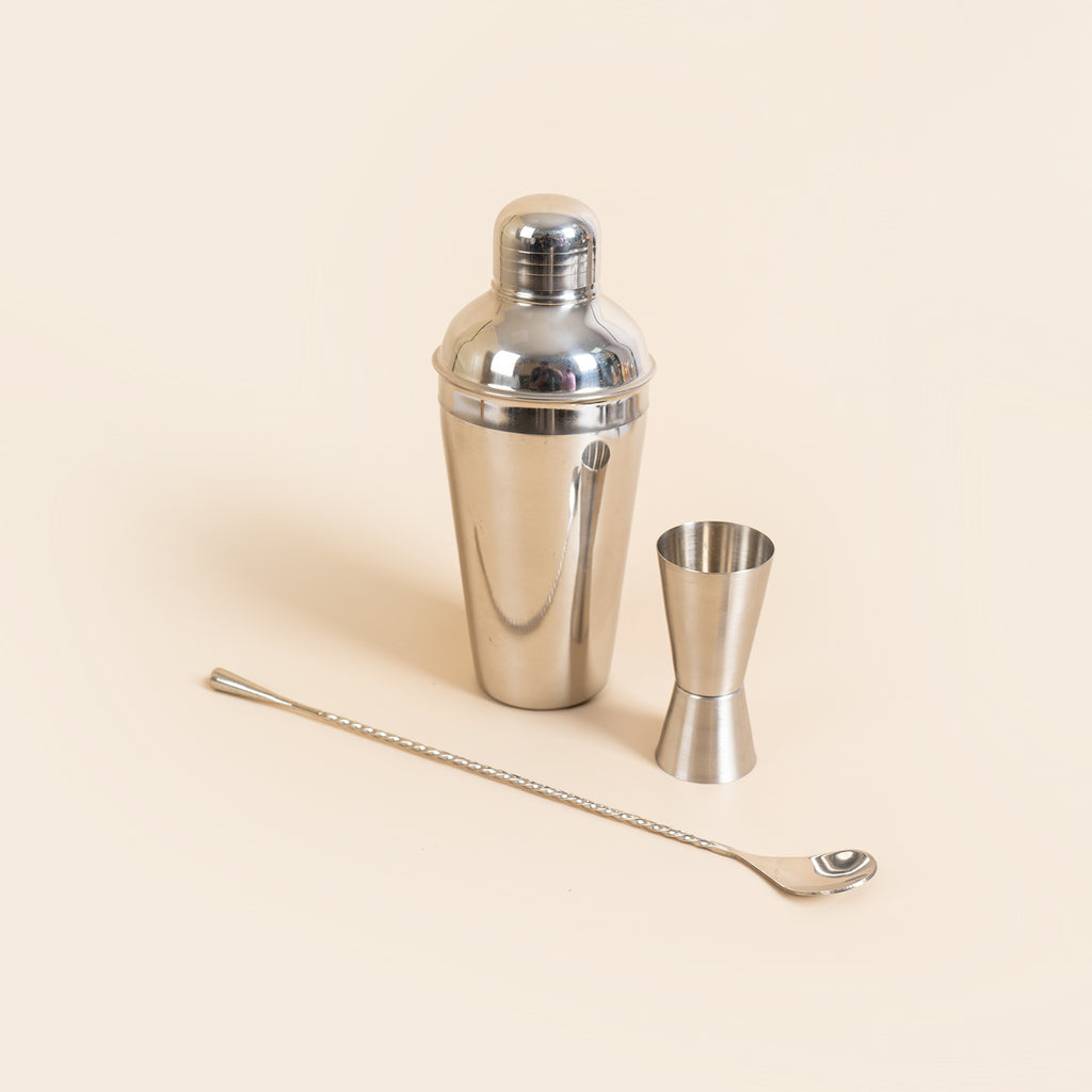 Set of 3-Piece Stainless Steel Cocktail Shaker Set with Jigger & Mixing Spoon – 750ml